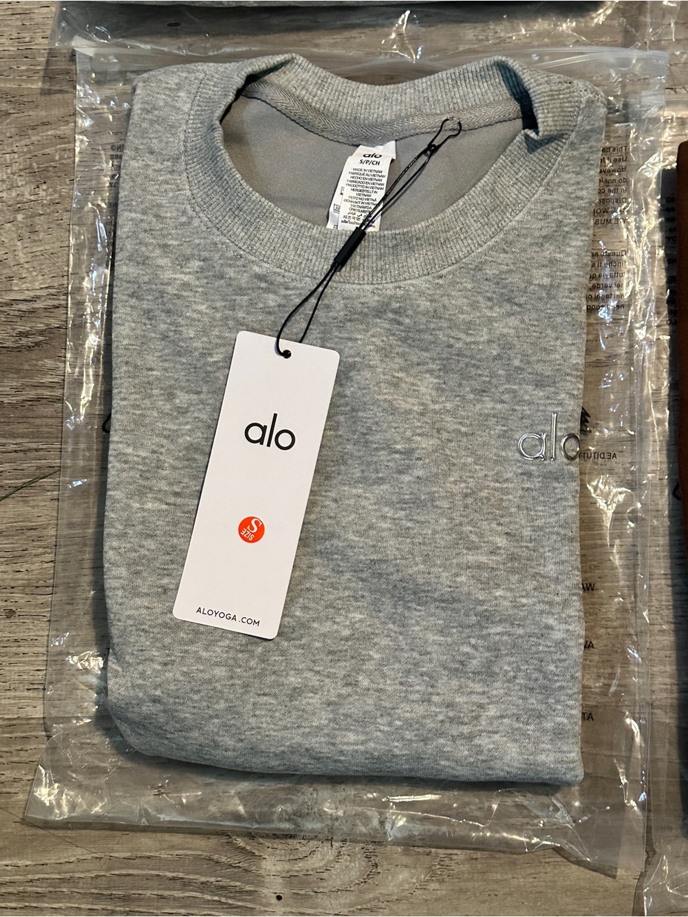ALO Yoga Men's Heather Gray Crewneck Sweatshirt